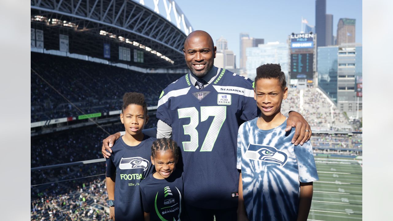 World Champion Seahawks banners unveiled on 09.04.14