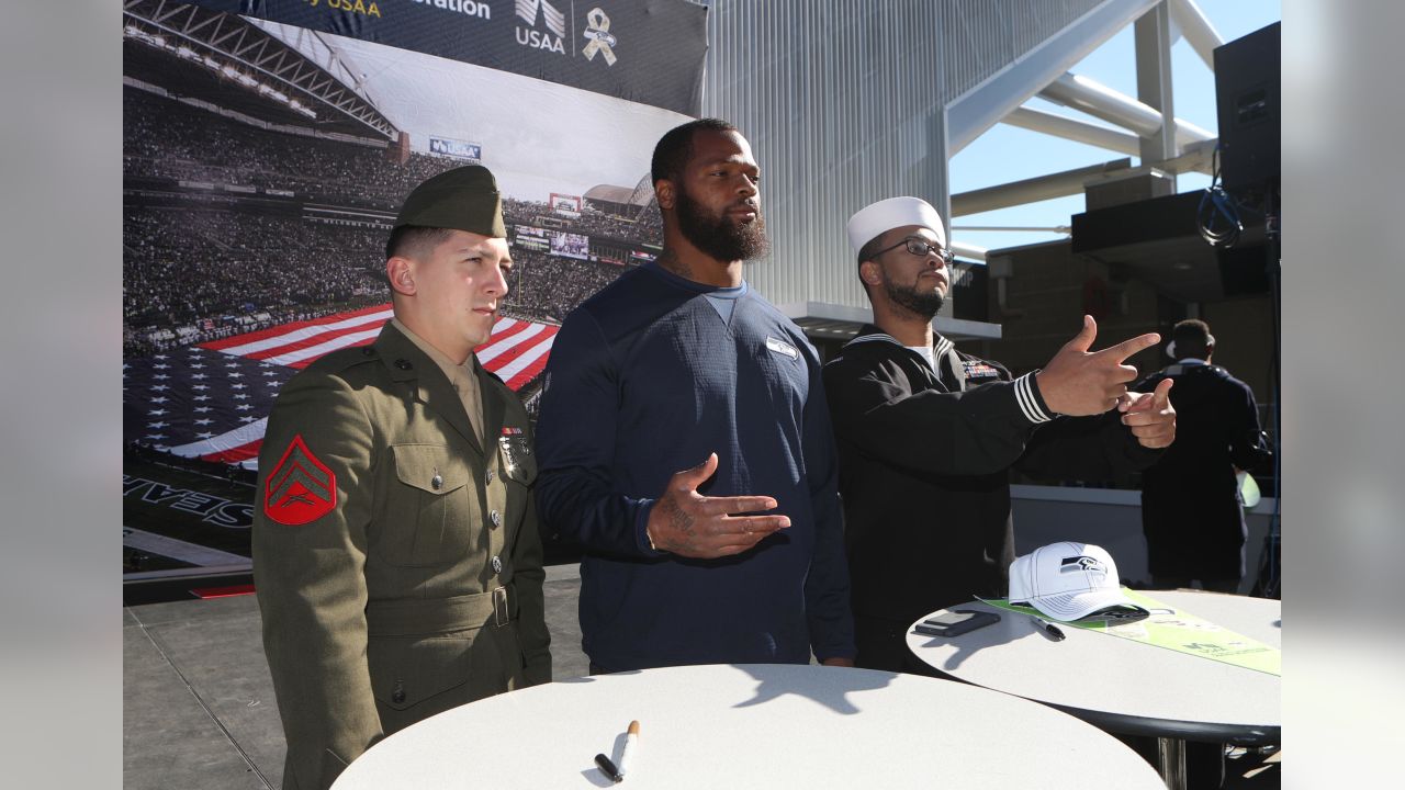 DVIDS - Images - Coast Guard members volunteer for Seahawks' salute to  service game [Image 3 of 9]