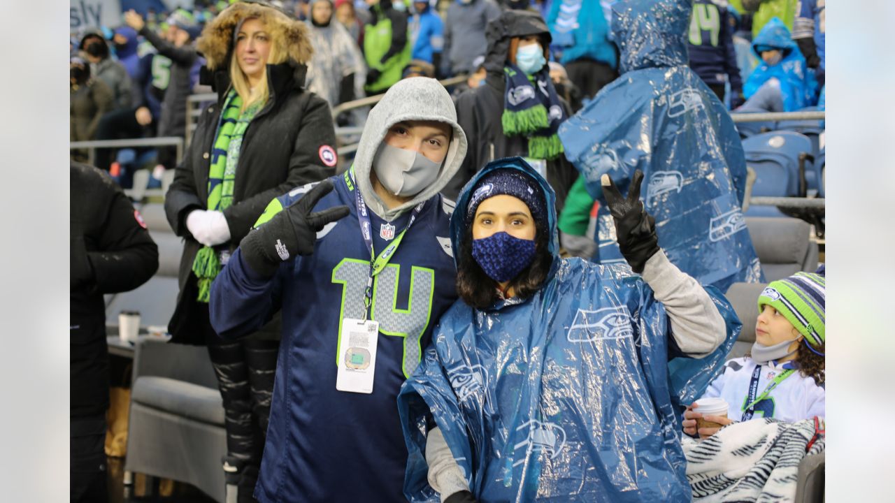 Detroit Lions Washington Redskins Fans Support Nfl Game Silhouette  Supporters – Stock Editorial Photo © kovop58@gmail.com #390625766