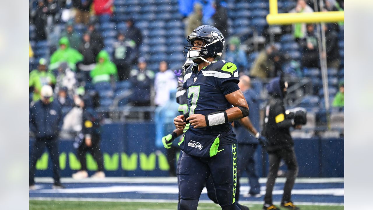 Seahawks Honor Damar Hamlin Pregame