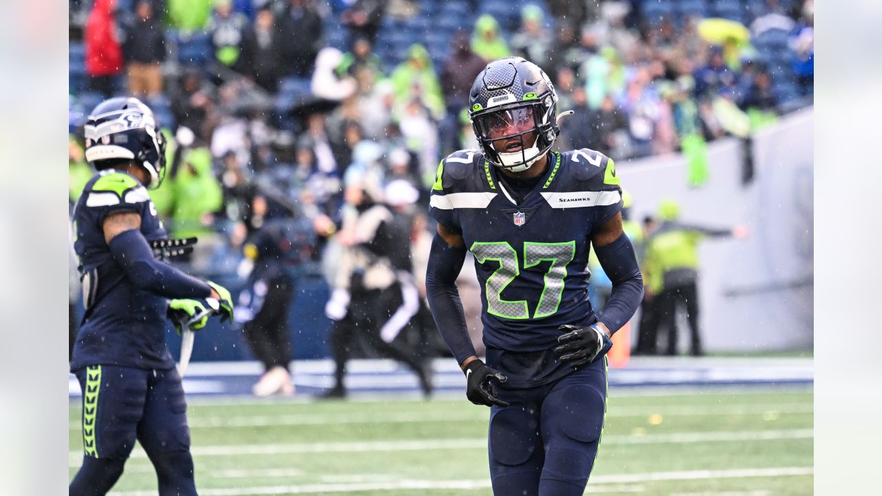 Seahawks Honor Damar Hamlin Pregame