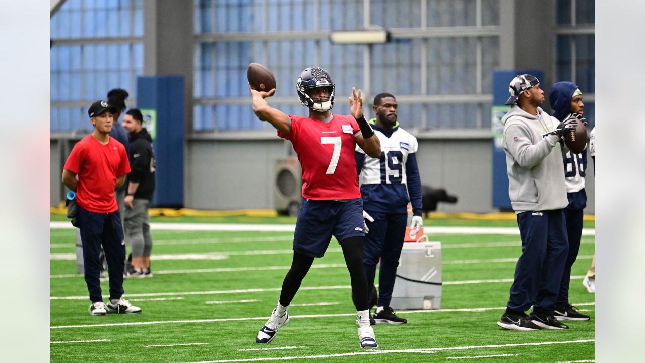 Tuesday Round-Up Seahawks' Abraham Lucas & Tariq Woolen Named to PFF  Midseason All-Rookie Team