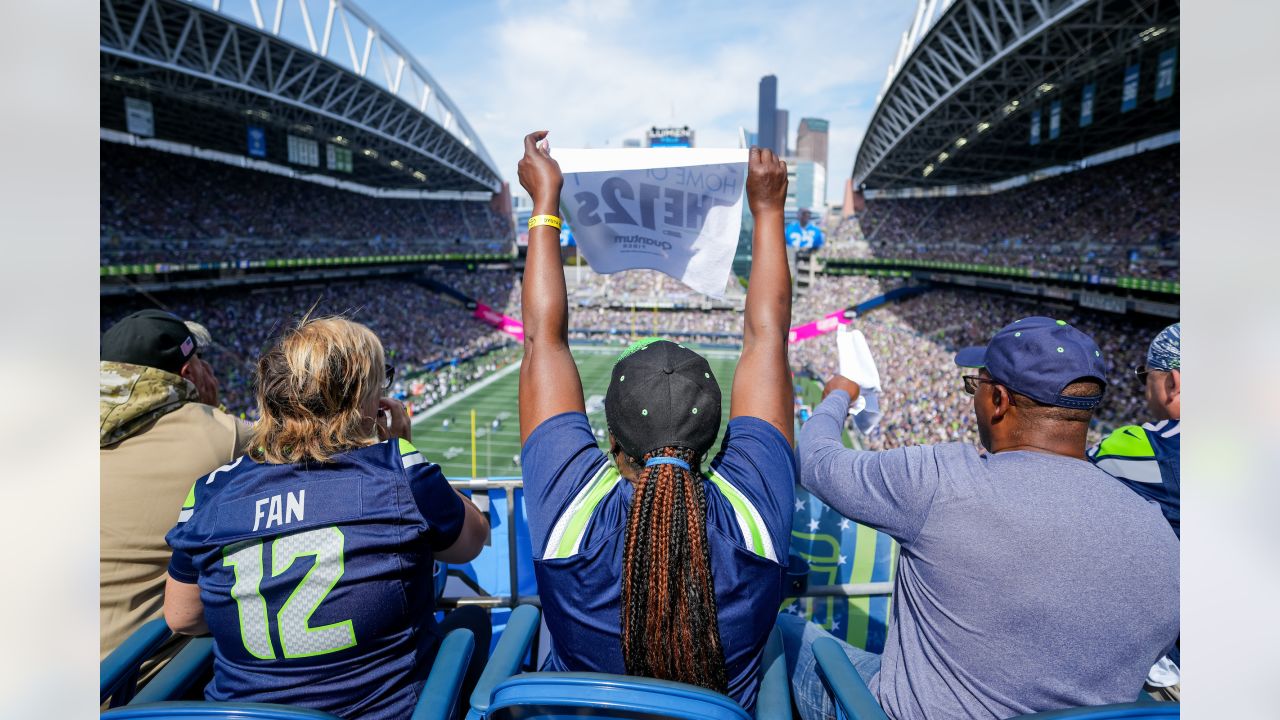 Seahawks fans sound off on social media after awful loss to Rams - Field  Gulls