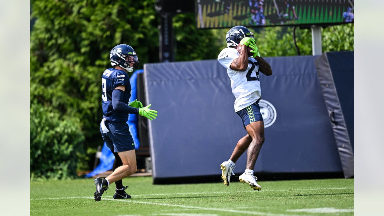 Seattle Seahawks safety Ty Okada (39) gets set during an NFL pre-season  football game against the Minnesota Vikings, Thursday, Aug. 10, 2023 in  Seattle. (AP Photo/Ben VanHouten Stock Photo - Alamy