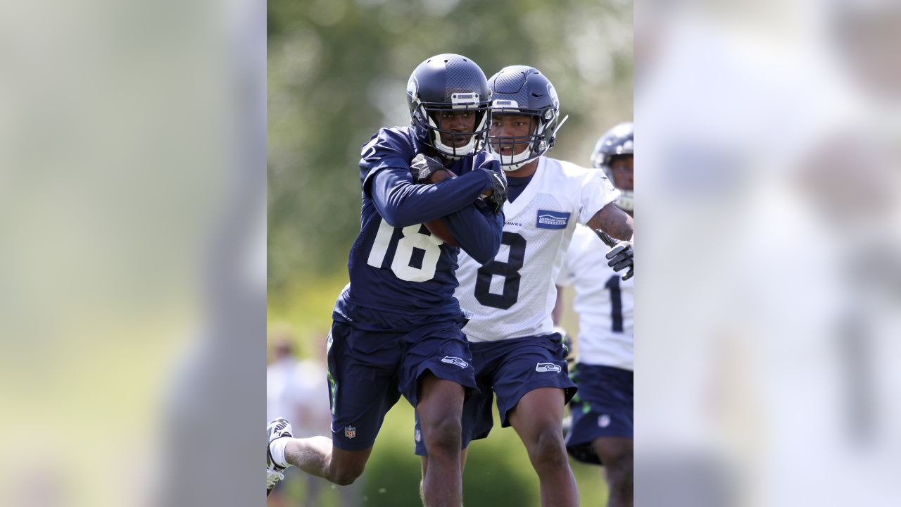 Seattle Seahawks linebacker Ben Burr-Kirven (48) looks on during an NFL  pre-season football game against the Minnesota Vikings, Thursday, Aug. 10,  2023 in Seattle. (AP Photo/Ben VanHouten Stock Photo - Alamy