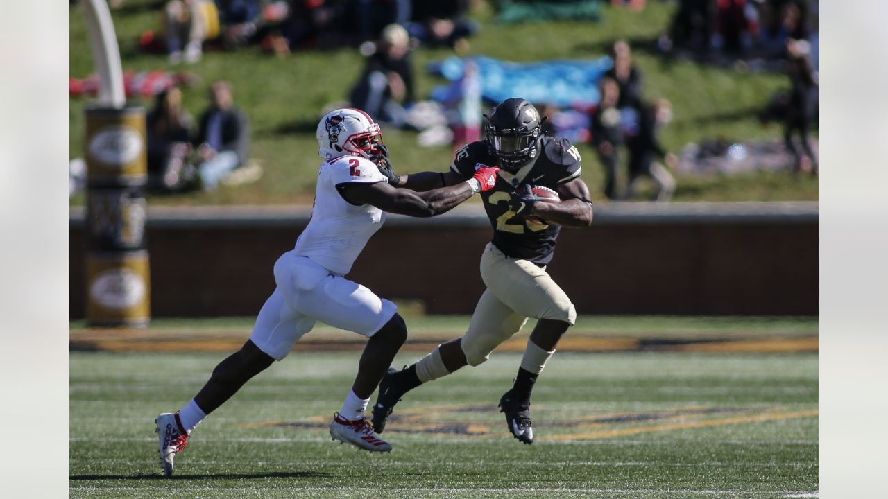 Boye Mafe Selected 40th Overall (Round 2, 8th Pick) by Seattle Seahawks in NFL  Draft (NFL Network) 