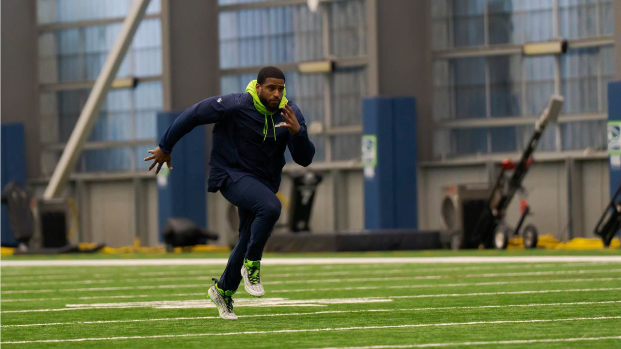 Seahawks linebacker Bobby Wagner explains how to adjust run fits