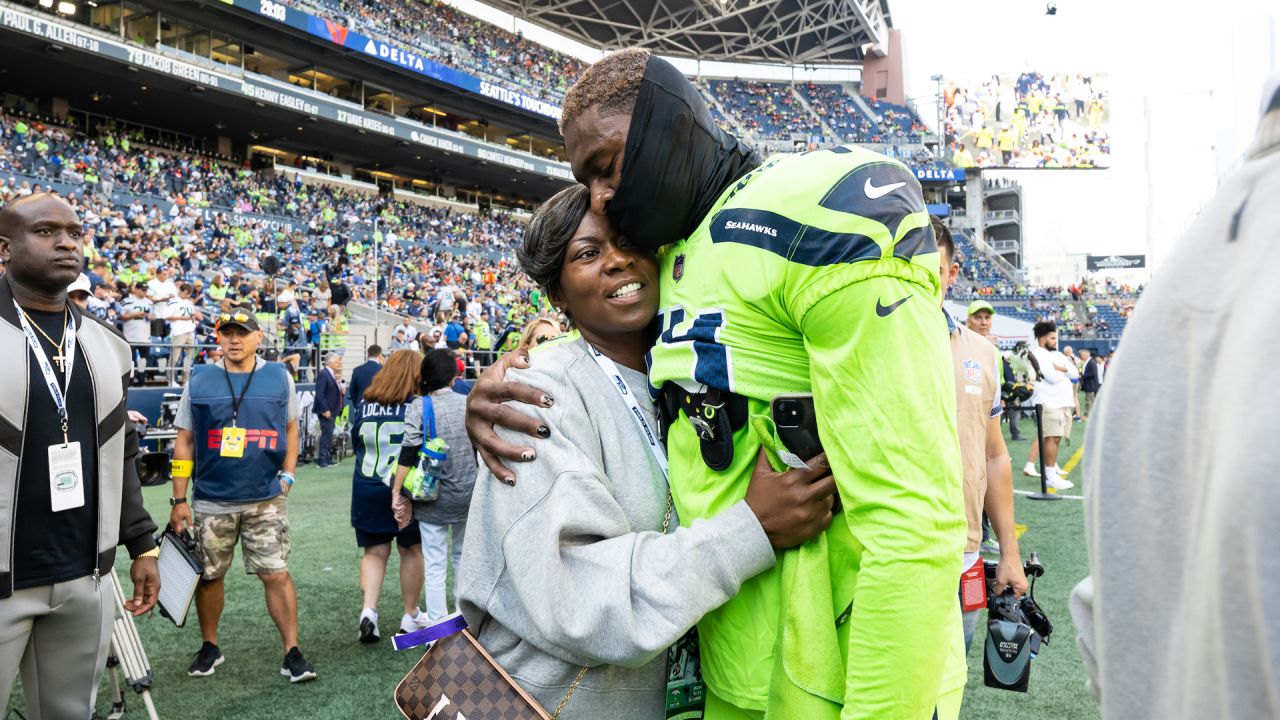 Report: Seattle Seahawks promote LB Bruce Irvin to 53-man roster