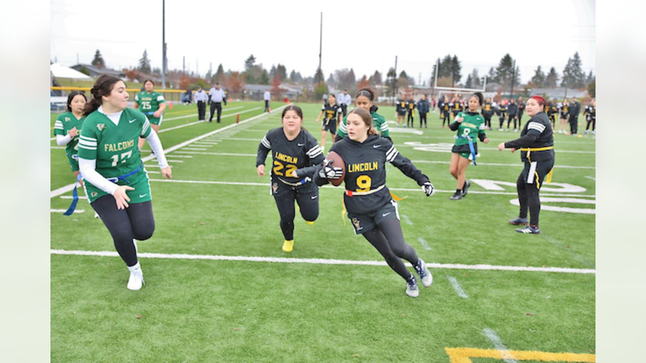 Seattle Seahawks Grant $50,000 to Support Youth Flag Football Programs in  the Pacific Northwest