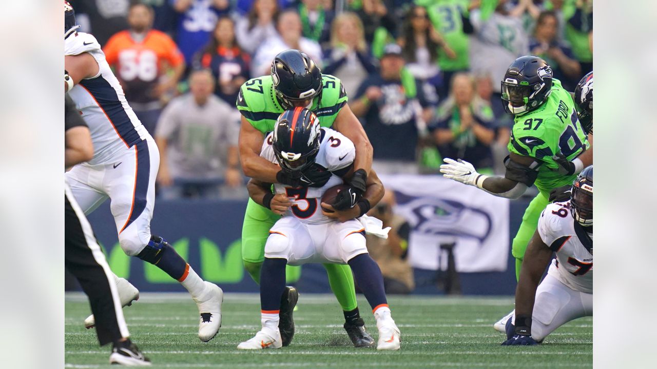 2022 Week 1 Seahawks vs. Broncos Cody Barton Stops Screen In