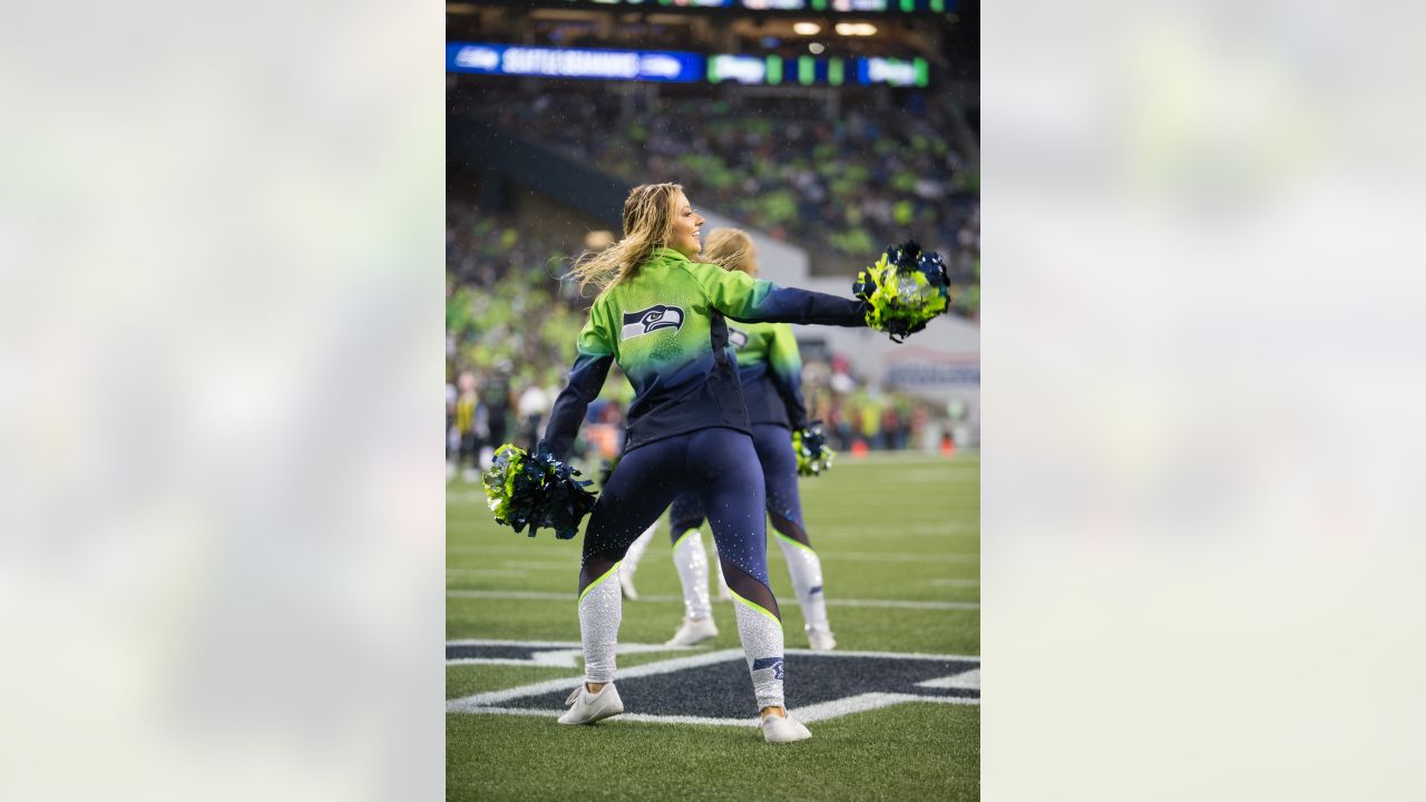 Instant Lookback: Travis Homer Has Seahawks First Special Teams Touchdown  Of The Season