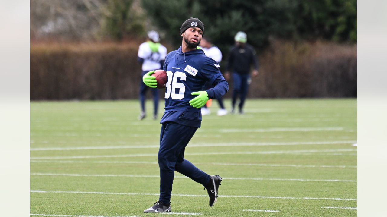 12s Rejoice! The Seahawks Pro Shop Holiday Gift Guide is Here