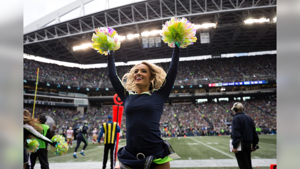 Photos: Seahawks, Sea Gals and fans go Action Green for Color Rush Game