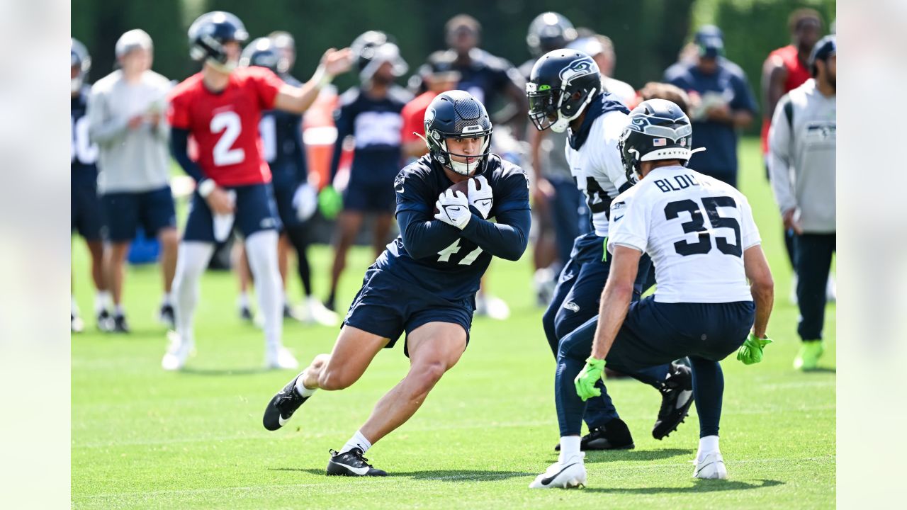 PHOTOS: Seahawks Gear Up For Day 2 Of Minicamp