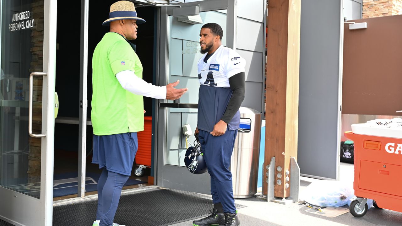 Welcome Back, 12s & Other Observations From Day 1 Of 2021 Seahawks Training  Camp