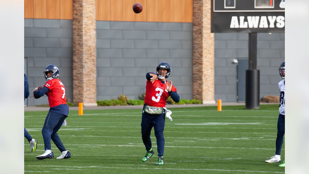 Seahawks put Russell Wilson, Chris Carson on injured reserve – KXAN Austin