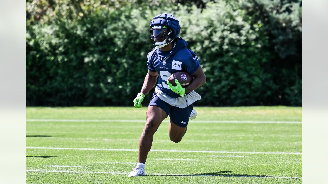 PHOTOS: Seahawks Return To Practice Following Their Victory In Preseason  Week 1