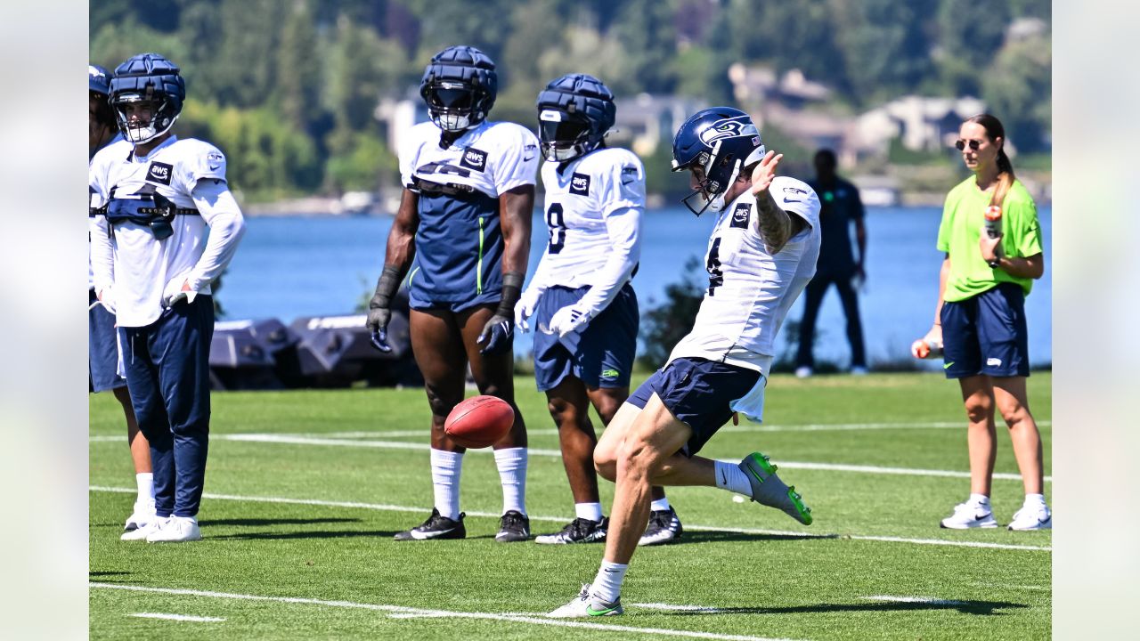 Seahawks' Jordyn Brooks back after 'amazing' recovery from ACL