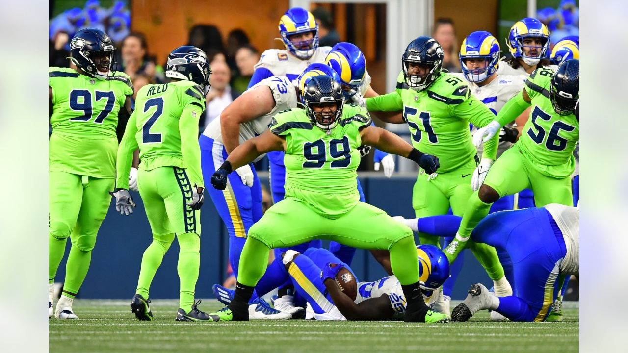 Geno Smith does 'incredible job' replacing Russell Wilson as Seahawks fall  short vs. Rams