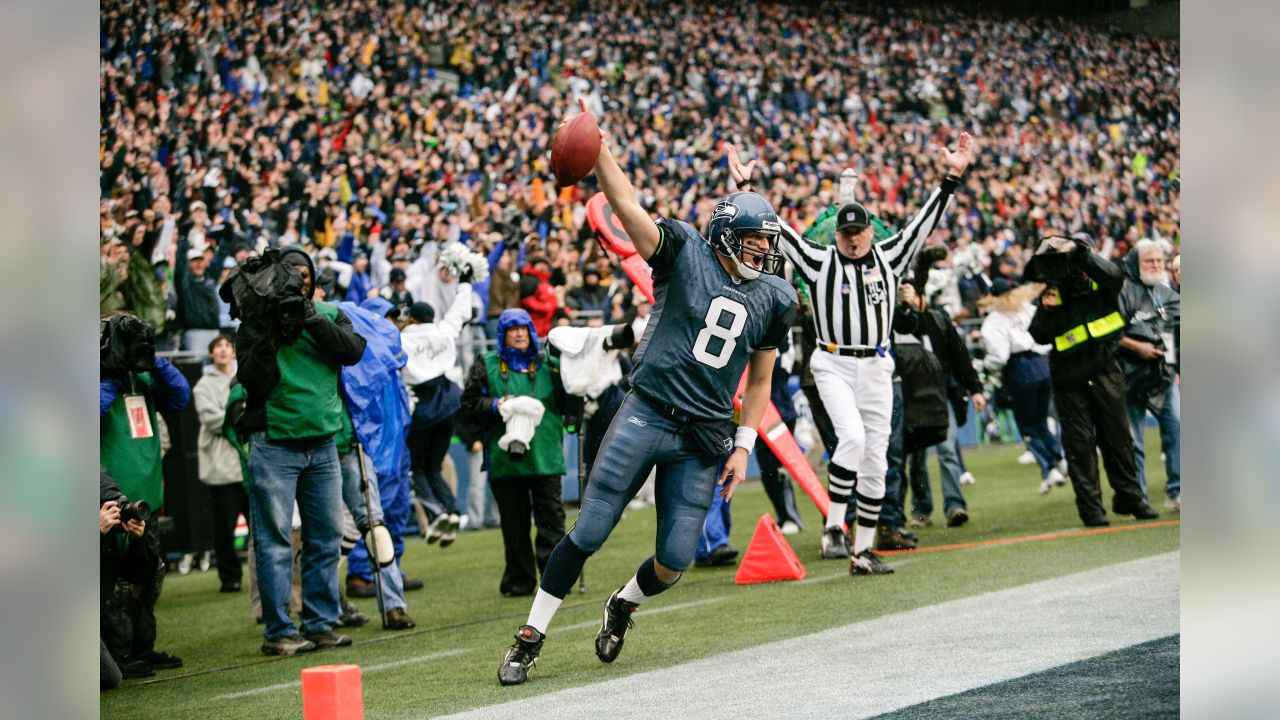 Former BC star Matt Hasselbeck to be inducted in Seattle Seahawks Ring of  Honor - The Boston Globe