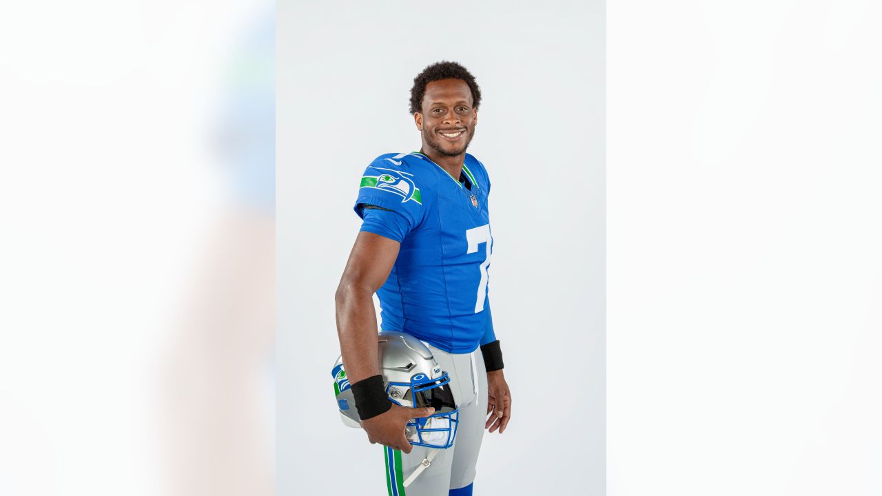 First Look: Seattle Seahawks reveal '90s-era throwback uniforms - Seattle  Sports