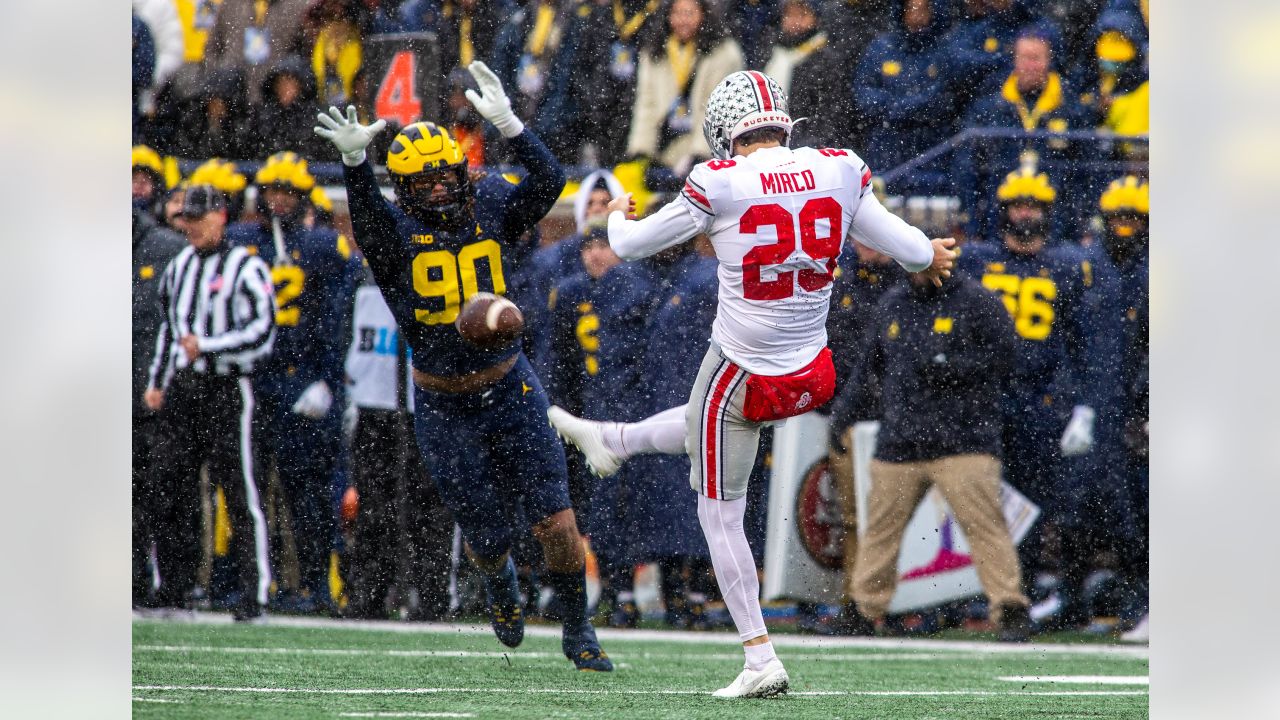 Mike Morris, Michigan Edge prospect, announces NFL Combine invitation