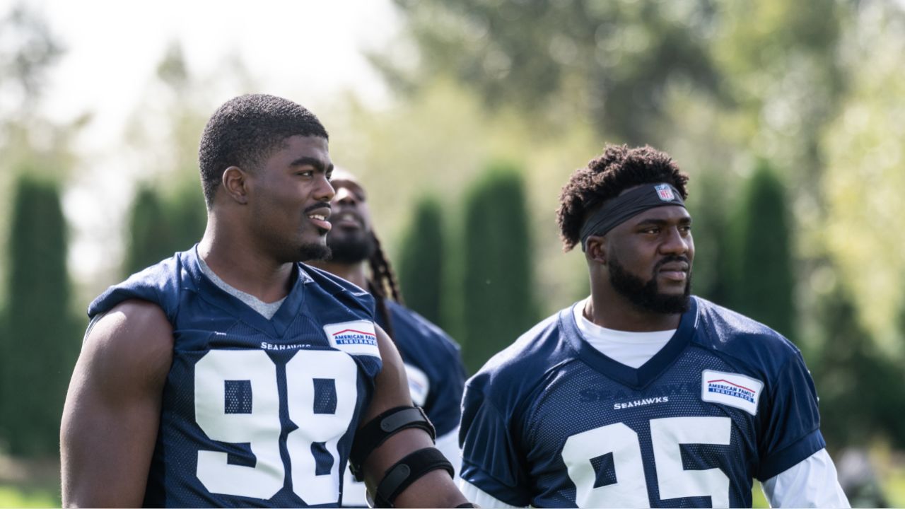 Seahawks' Quinton Jefferson plays for all the friends and family