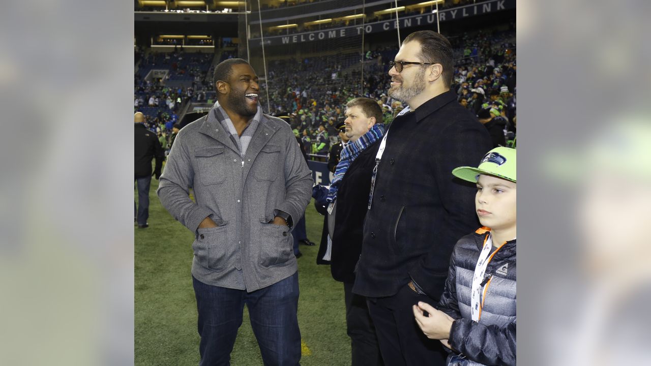 Thriving in Consultant Role, Seahawks Hall of Famer Steve Hutchinson's  Career Comes Full Circle - Sports Illustrated Seattle Seahawks News,  Analysis and More