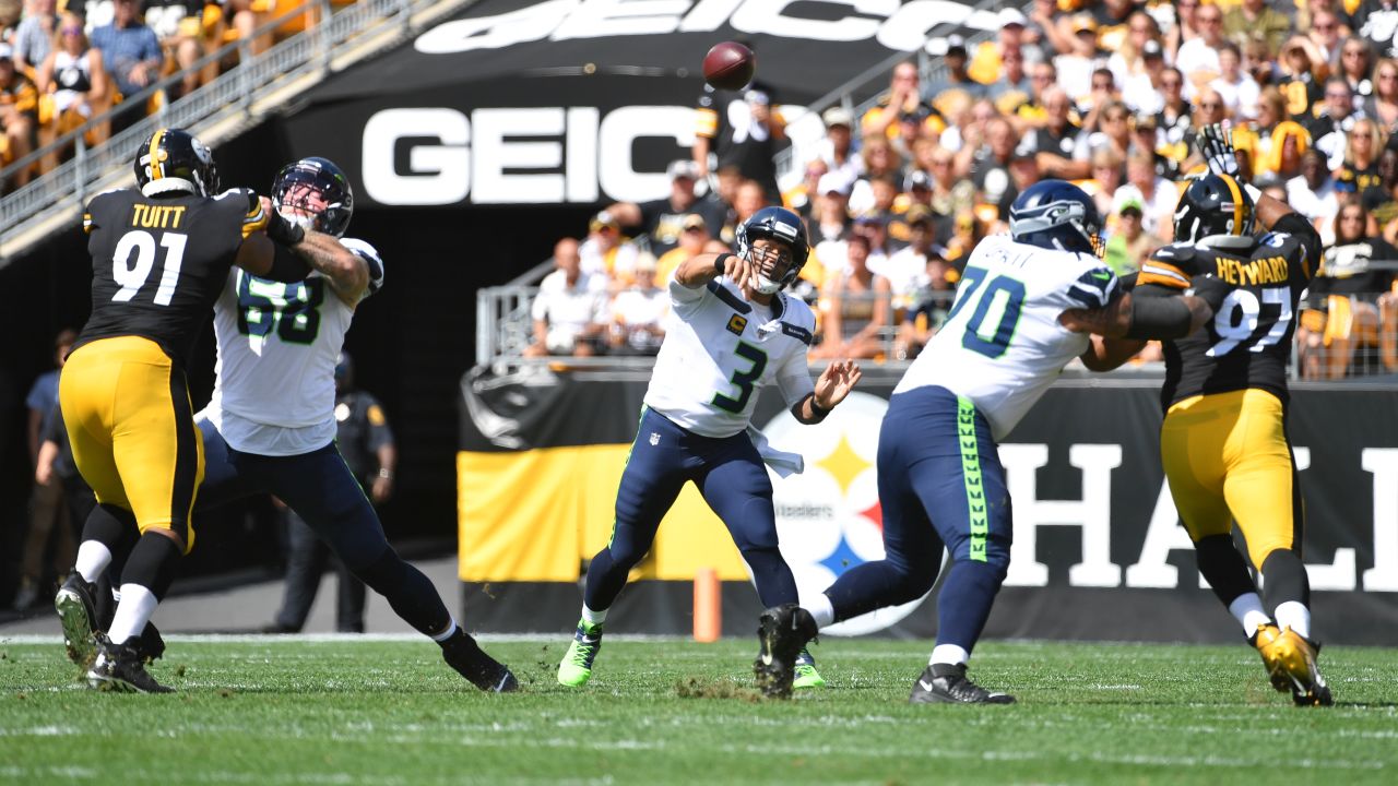 Wilson, Seahawks edge Steelers 28-26