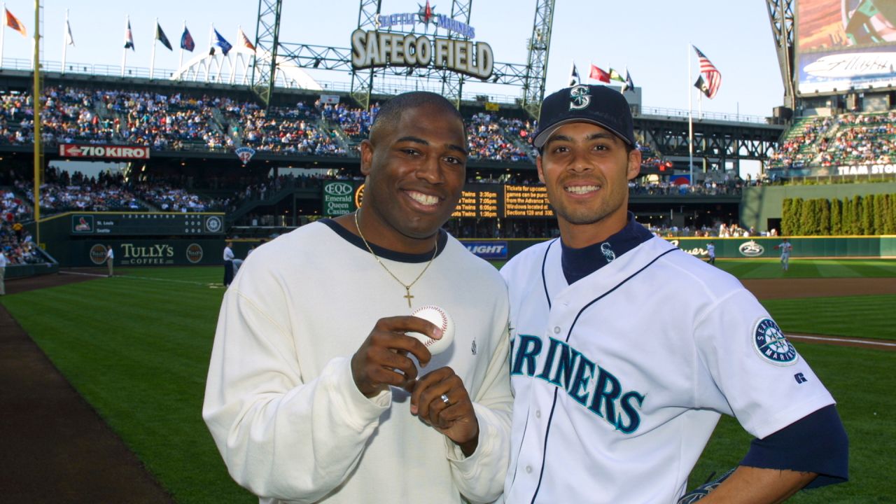 Seattle Mariners - Team photo before Opening Day. This is the first known  team photo of the Mariners in their road greys. Ben VanHouten/Seattle  Mariners