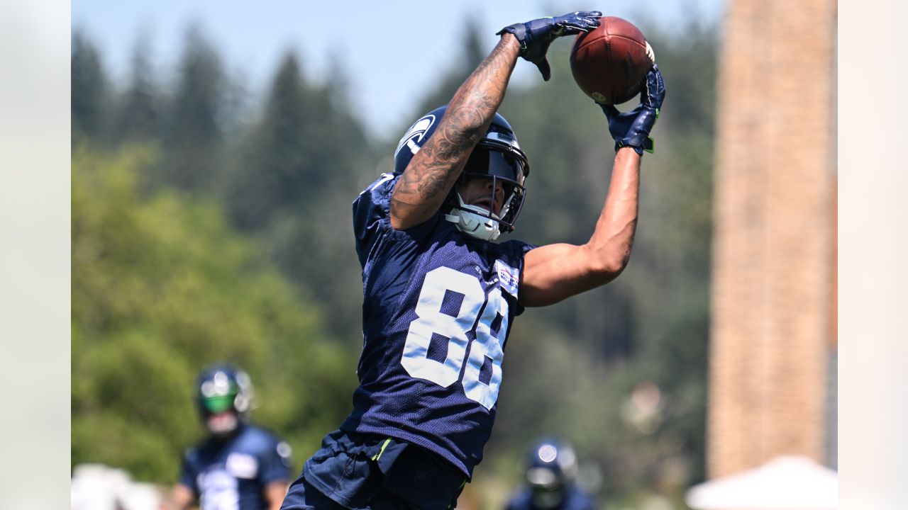 New Seahawks RB Ken Walker III 'a rocket' in first rookie minicamp