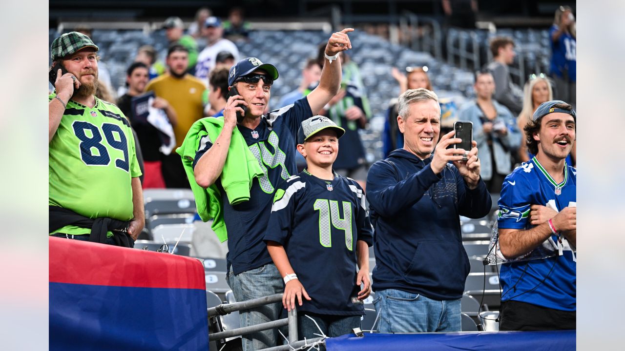 Seattle Seahawks Inactives: Jamal Adams IN, Trio of CBs Out vs. New York  Giants - Sports Illustrated Seattle Seahawks News, Analysis and More