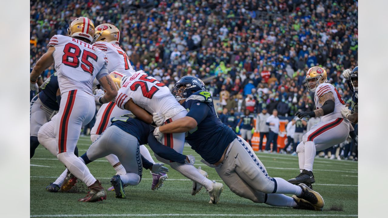 Seahawks hold on late for wild 30-23 win over 49ers - The San Diego  Union-Tribune