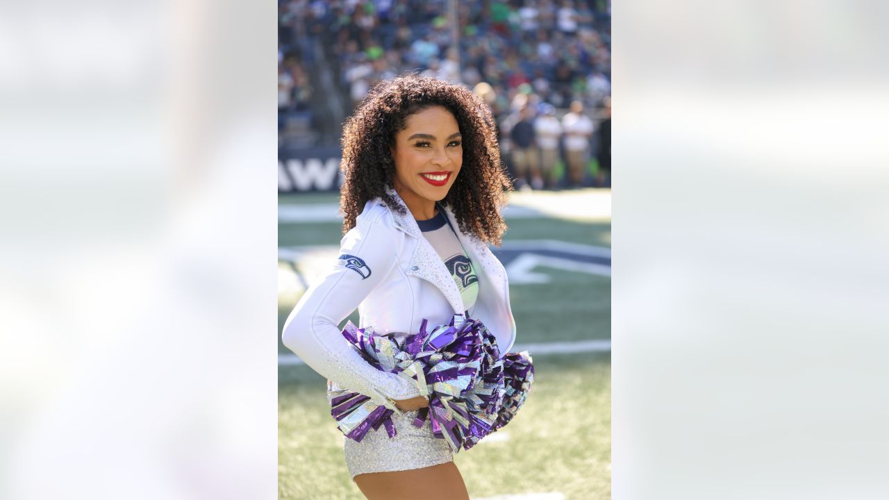 Cheerleader of the Year, Julia, at the 2022 Pro Bowl