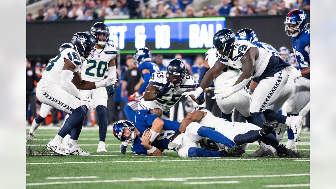 Seahawks' Geno Smith Sends Message After Critical Replay Overturn