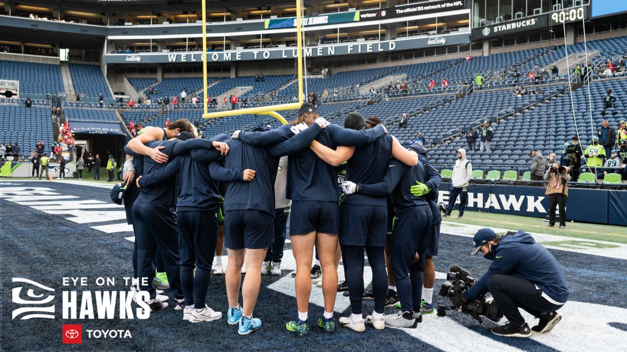 PHOTOS: Eye On The Hawks - Behind The Scenes From Primetime Matchup With  49ers