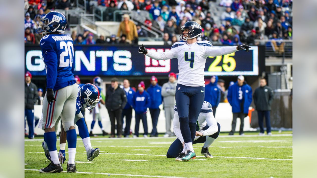 Seahawks Kicker Hauschka Goes Unrecognized on New York Streets, Subways -  WSJ