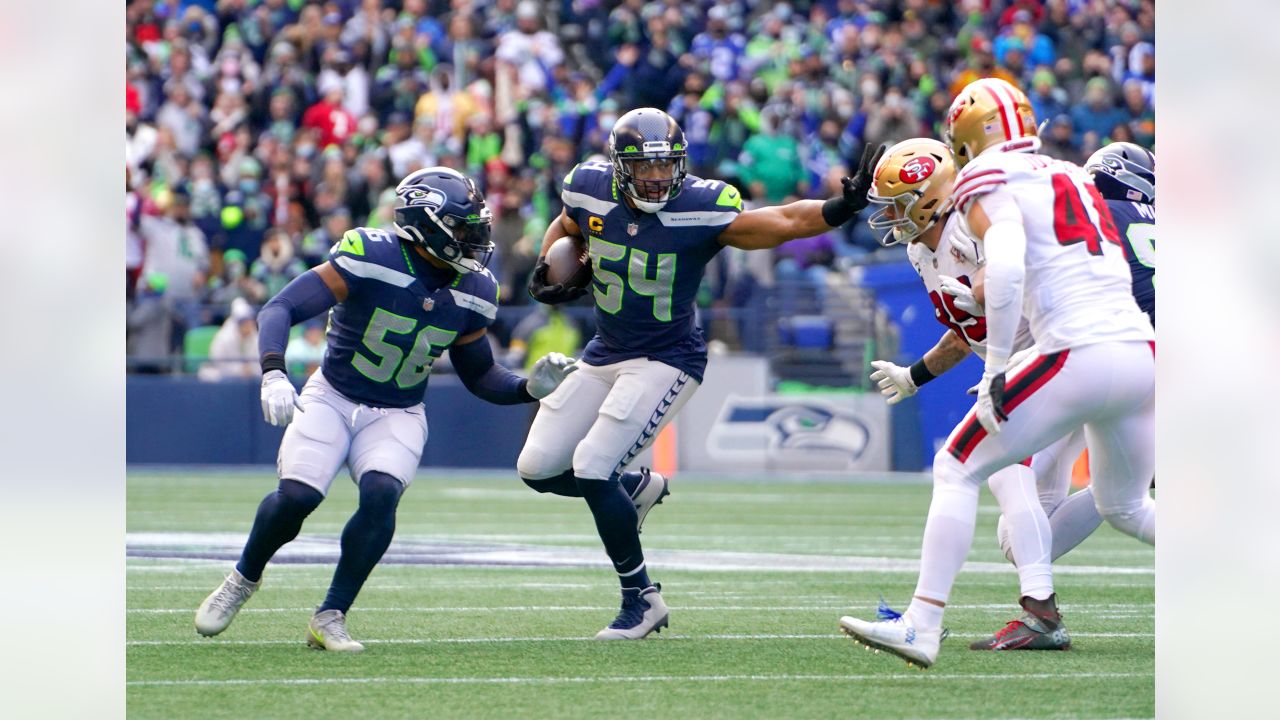 Seattle Seahawks vs. San Francisco 49ers. NFL Game. American Football  League match. Silhouette of professional player celebrate touch down.  Screen in Stock Photo - Alamy