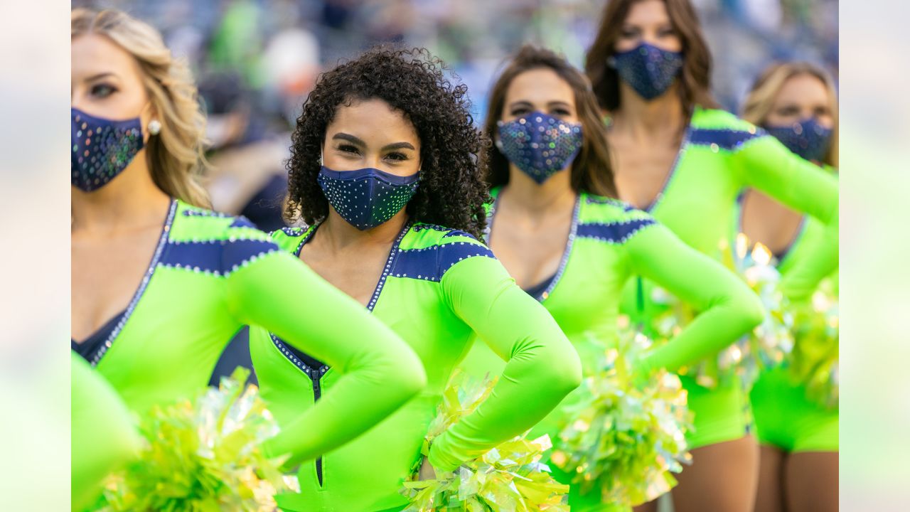 Thursday Round-Up: Behind The Scenes With Rookie Seahawks Dancer Geena