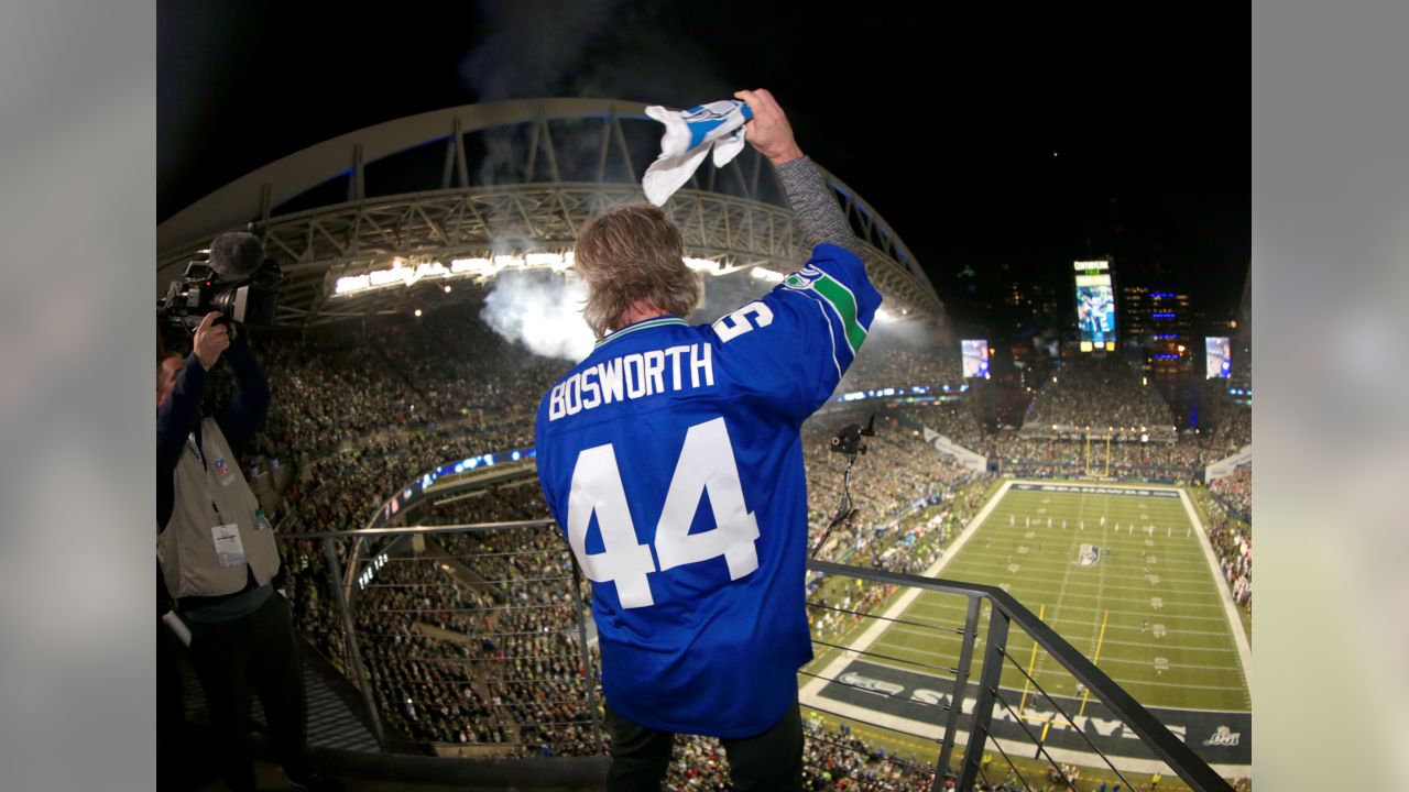 Former Seahawk Brian Bosworth to raise 12 Flag vs. 49ers in Week 17