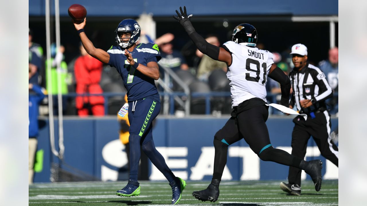 Report: Russell Wilson will have pin removed from finger