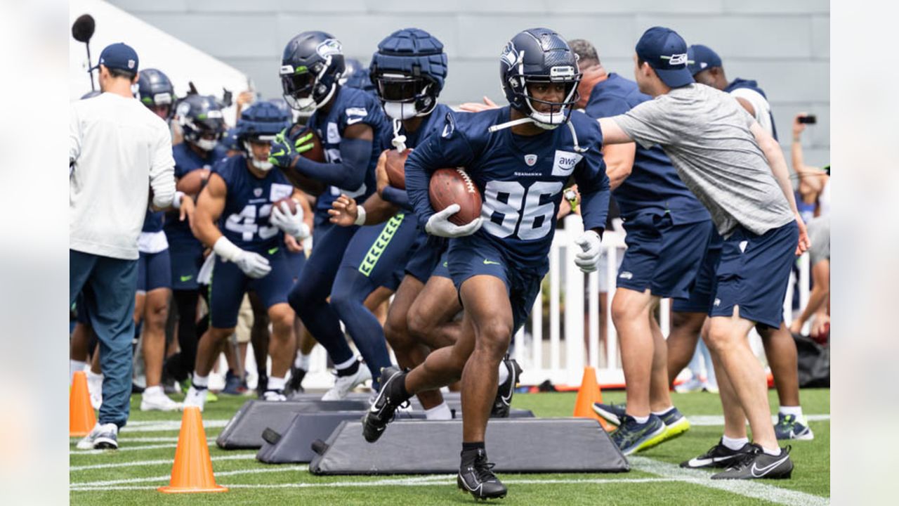 Seattle Seahawks quarterback Geno Smith throws during the NFL football  team's training camp, Thursday, July 27, 2023, in Renton, Wash. (AP  Photo/Lindsey Wasson Stock Photo - Alamy