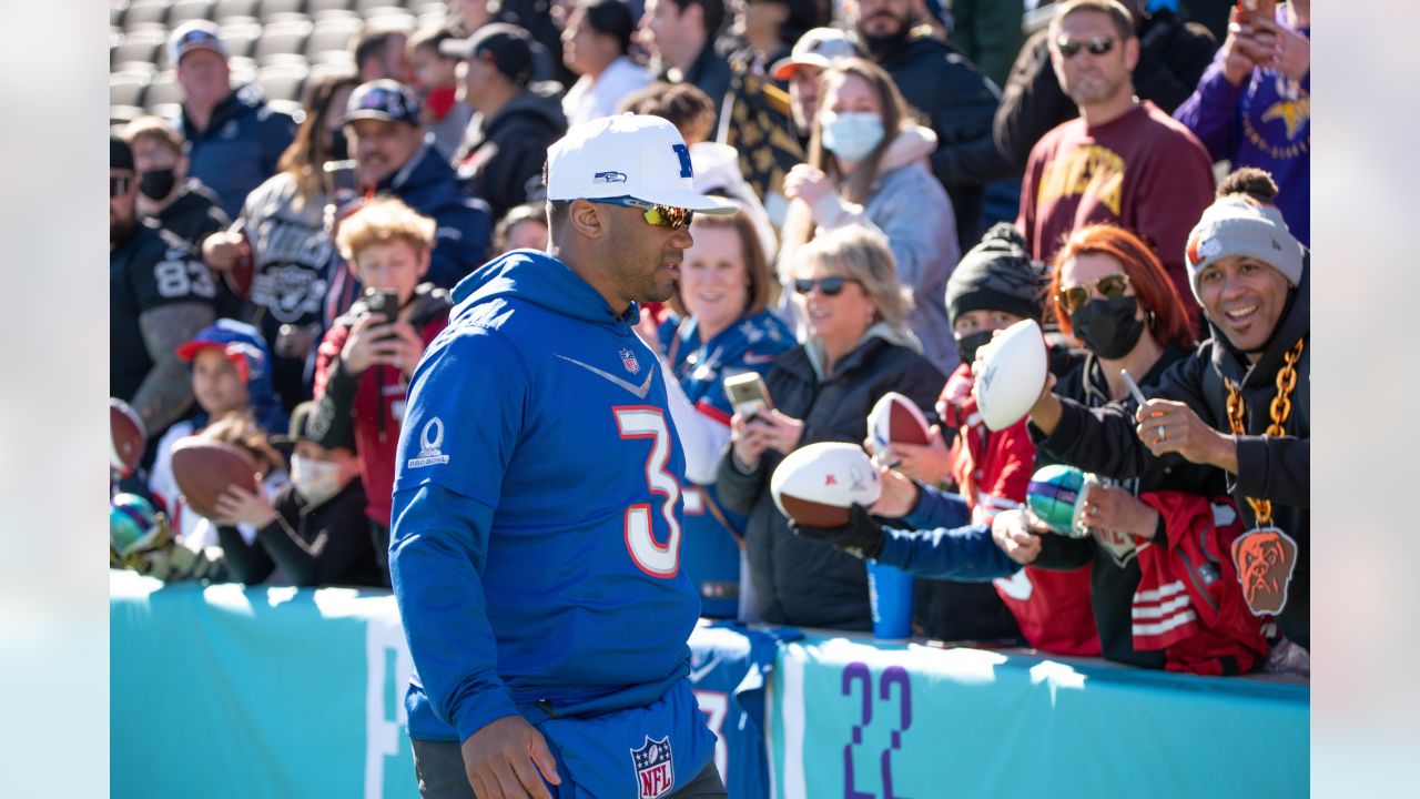 PHOTOS: Best Shots From Thursday's Pro Bowl Practice In Las Vegas