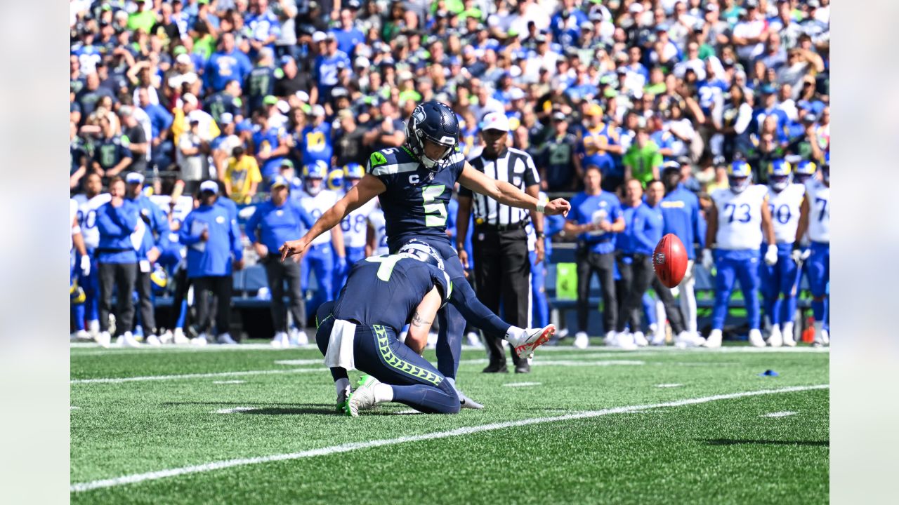 Fans are split on the Rams' new uniform combination vs. Seahawks