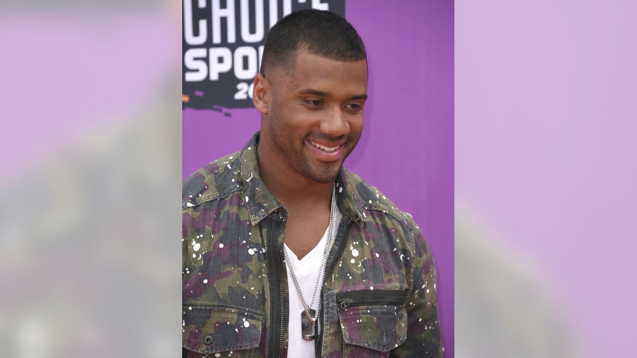 Kids' Choice Sports 2017: Russell Wilson Gets Slimed - (Video Clip)