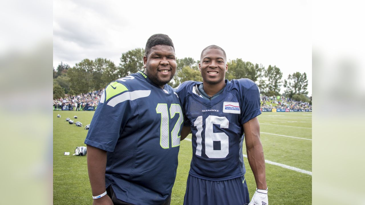 Seahawks greats Steve Largent, Tyler Lockett were both born Sept. 28