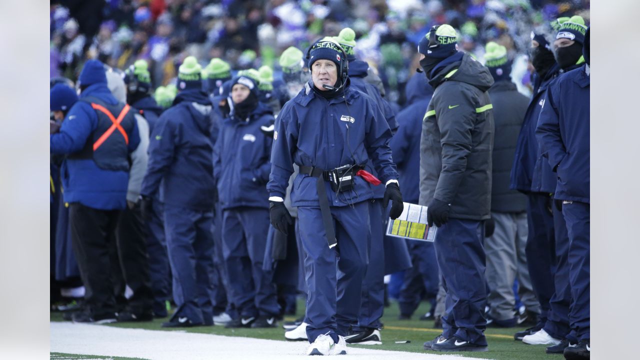 Seahawks great Marshawn Lynch joins 's 'Thursday Night Football' team  - Field Gulls