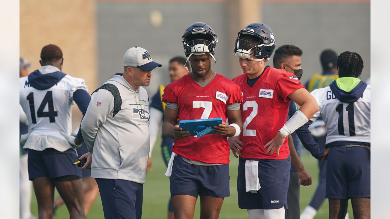 Seahawks GM Schneider confirms, details QB Drew Lock returning