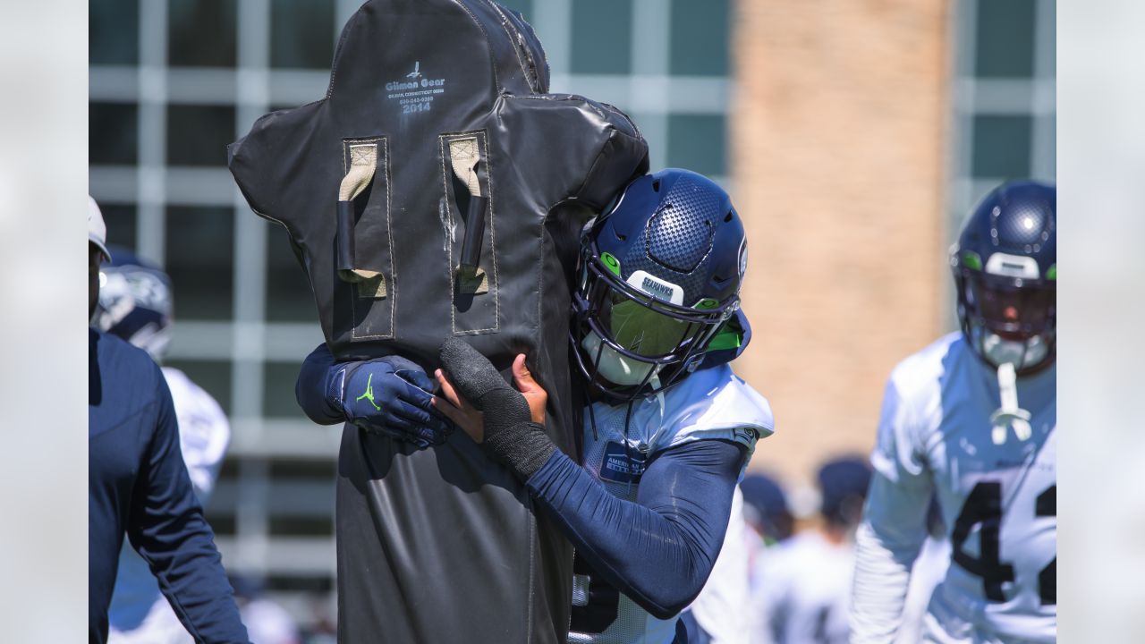 PHOTOS: Seahawks Take The Field Before Game Against Chicago