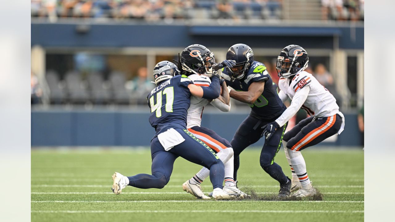 Seahawks starting offensive guard Damien Lewis suffers ankle injury in  preseason contest vs. Bears 